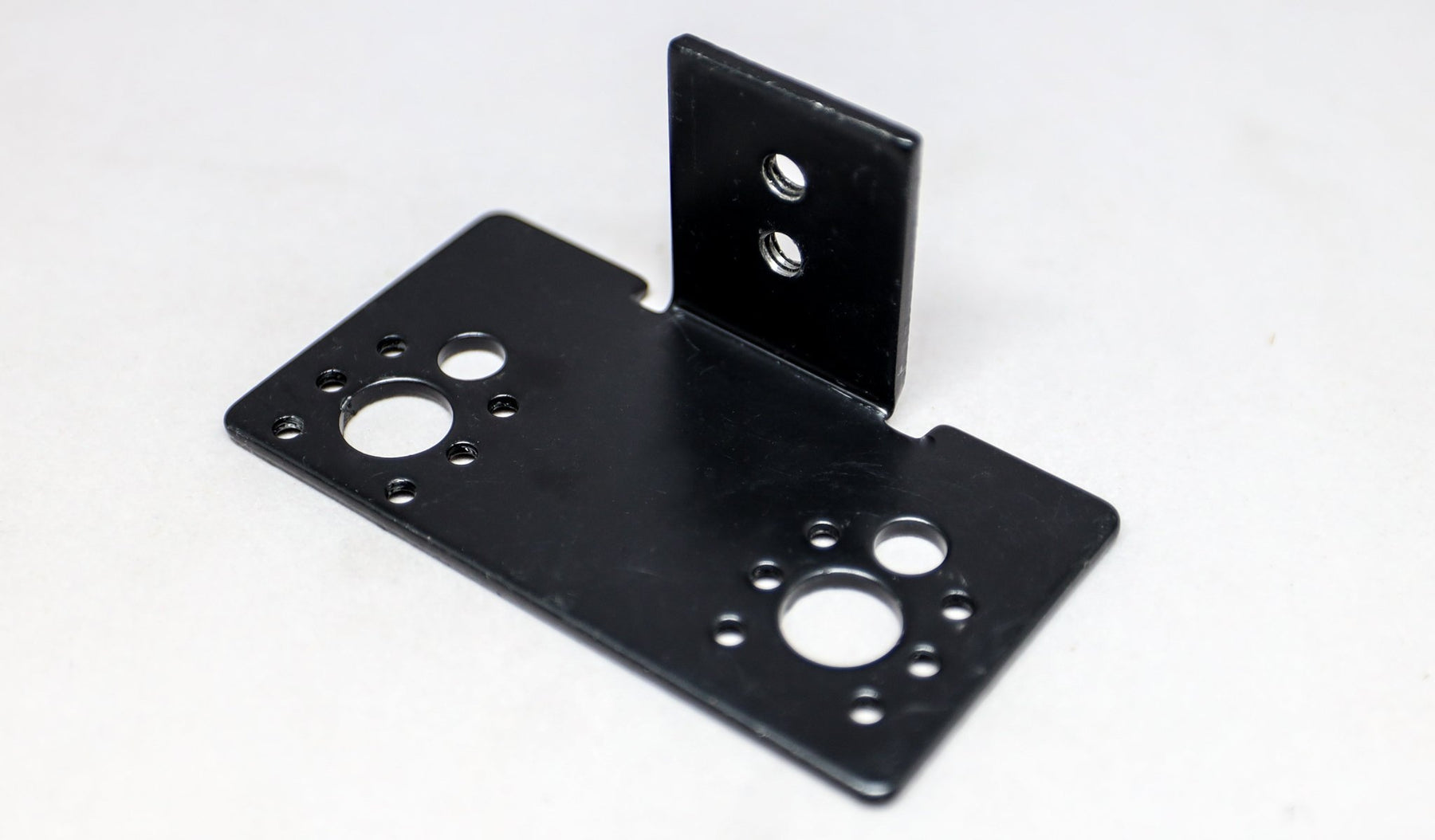 #25 w/ 7 holes MCD Black Bracket, 90° angle